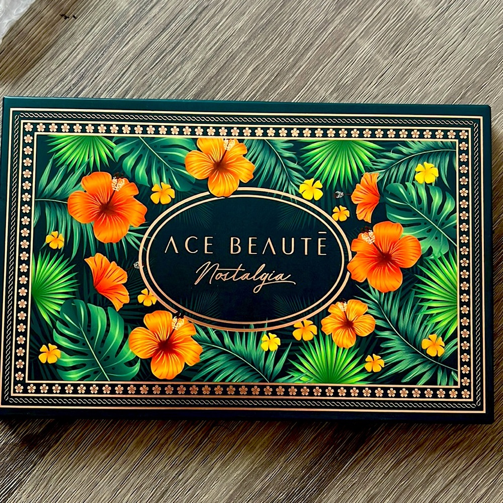 Ace Beaute Eyeshadow palette Bright colors Brand new